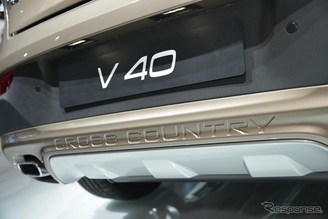 ボルボ V40 クロスカントリー(パリモーターショー12)