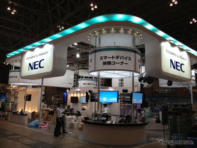 CEATEC 12ブース設営の様子(10月1日撮影)
