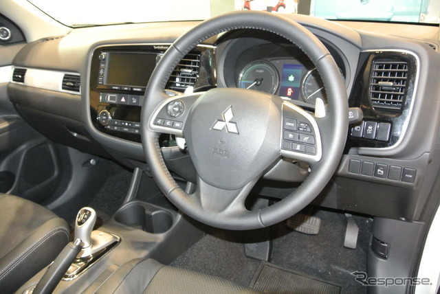 三菱自動車・アウトランダーPHEV