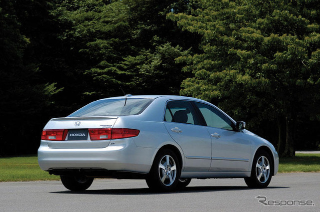 2003‐2007年モデルのホンダ アコード（日本名：インスパイア）