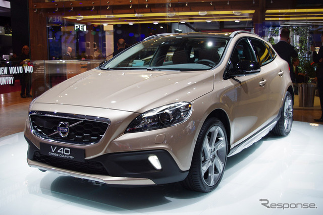 ボルボ・V40クロスカントリー(パリモーターショー12)