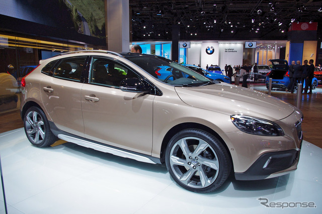 ボルボ・V40クロスカントリー(パリモーターショー12)