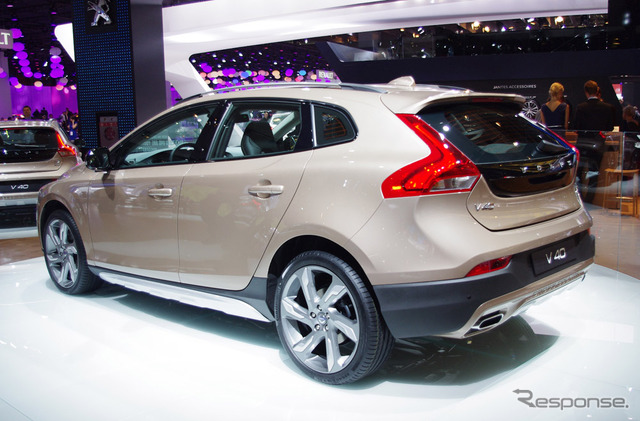 ボルボ・V40クロスカントリー(パリモーターショー12)