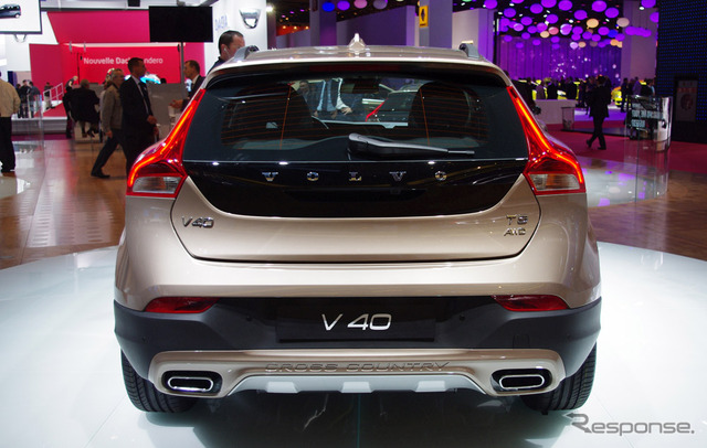 ボルボ・V40クロスカントリー(パリモーターショー12)