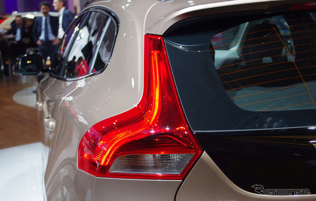 ボルボ・V40クロスカントリー(パリモーターショー12)