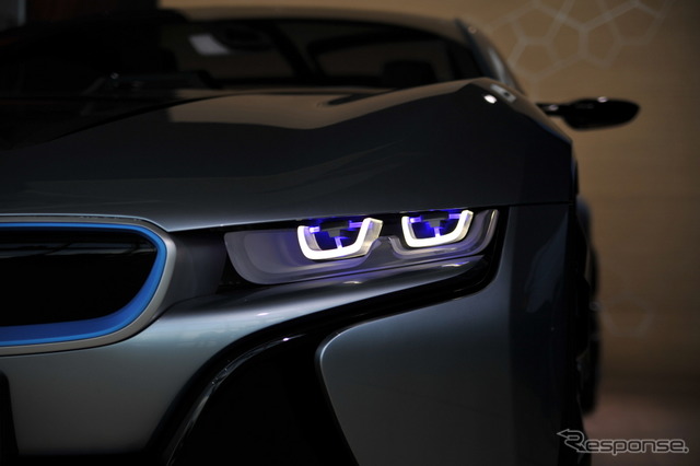 BMWレーザーヘッドライトを採用した、BMW i8 Concept
