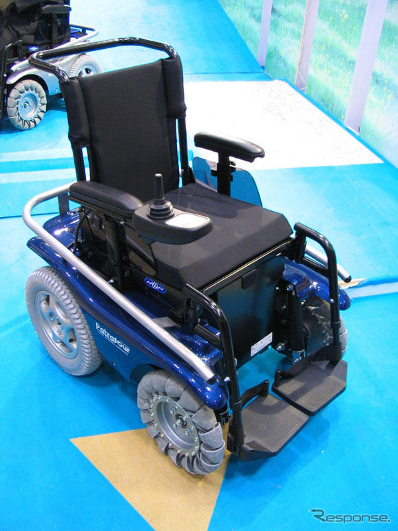 【福祉機器展04】車いすのSUV登場?!　…パトラフォー