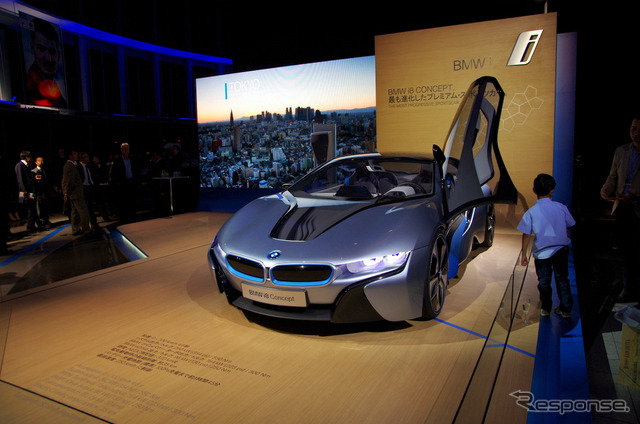 BMW i8デザイナー「世界で最も進化したスポーツカー」