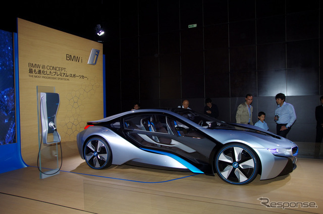 BMW i8デザイナー「世界で最も進化したスポーツカー」