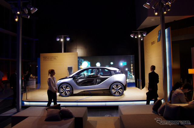 BMW i8デザイナー「世界で最も進化したスポーツカー」