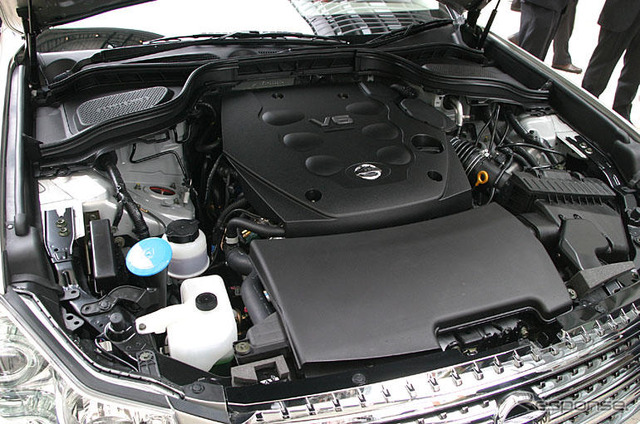 【日産 フーガ発表】4.5リットルV8も来年追加、350PS?!
