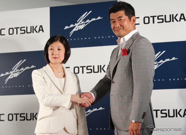 大塚家具代表取締役社長の大塚久美子氏(左)とKEN OKUYAMA DESIGN代表の奥山清行氏(右)