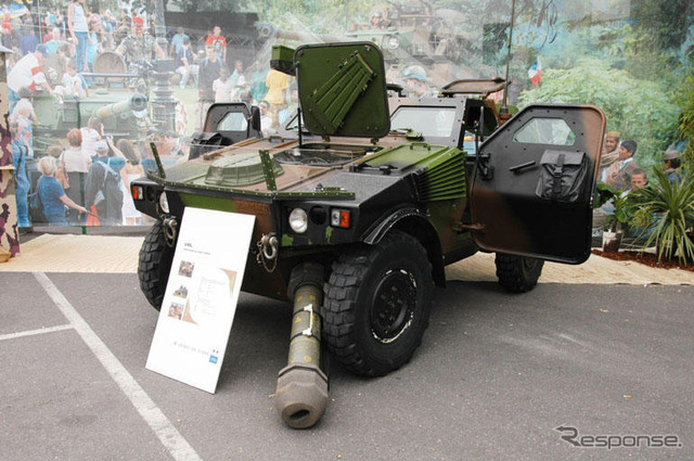 【パリモーターショー04】クルマならOKです…フランス陸軍