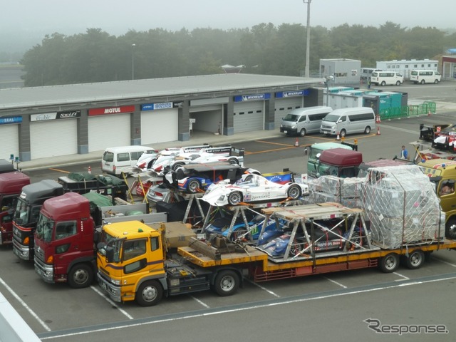 続々と会場入りするルマンカー