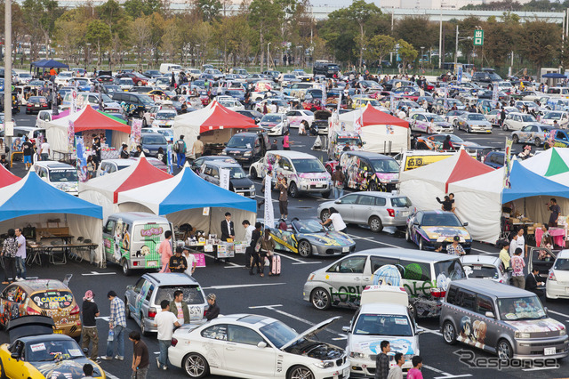 【痛Gふぇすた】企業ブースには公式痛車やGT300、Fポンのレーシングカーを展示