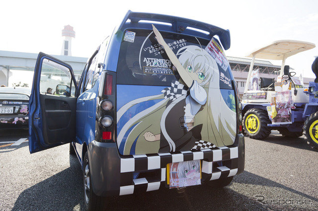 【痛Gふぇすた】「這いよれ!ニャル子さん」のデロリアンとワゴンRに注目