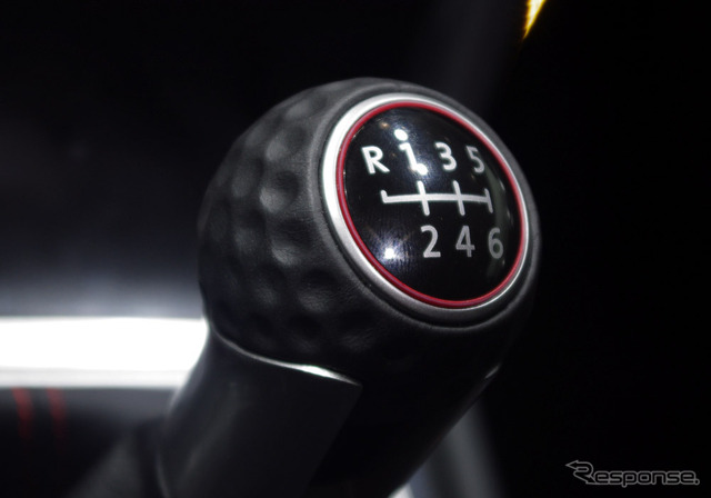 VW ゴルフGTIコンセプト 4ドア(パリモーターショー12)