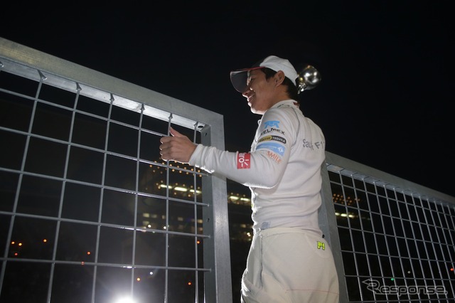 【F1 日本GP】3位入賞の可夢偉、ファンに感謝のウィークエンド［写真蔵］