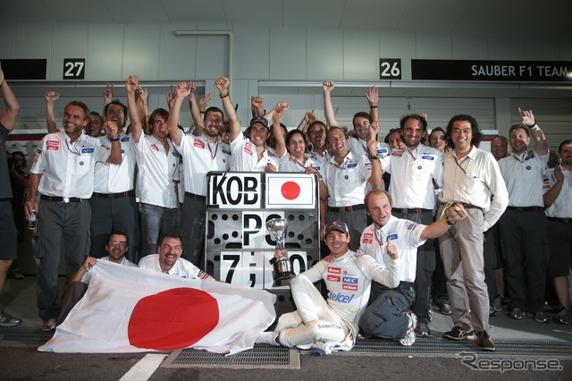 【F1 日本GP】3位入賞の可夢偉、ファンに感謝のウィークエンド［写真蔵］