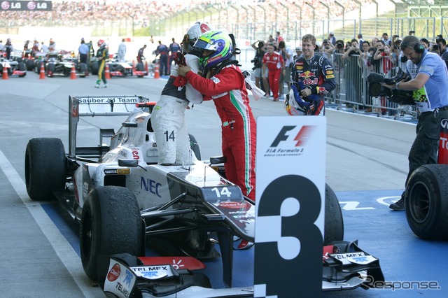 【F1 日本GP】3位入賞の可夢偉、ファンに感謝のウィークエンド［写真蔵］