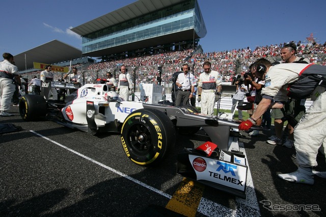 【F1 日本GP】3位入賞の可夢偉、ファンに感謝のウィークエンド［写真蔵］
