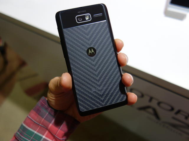 「RAZR(レーザー) M SoftBank 201M」