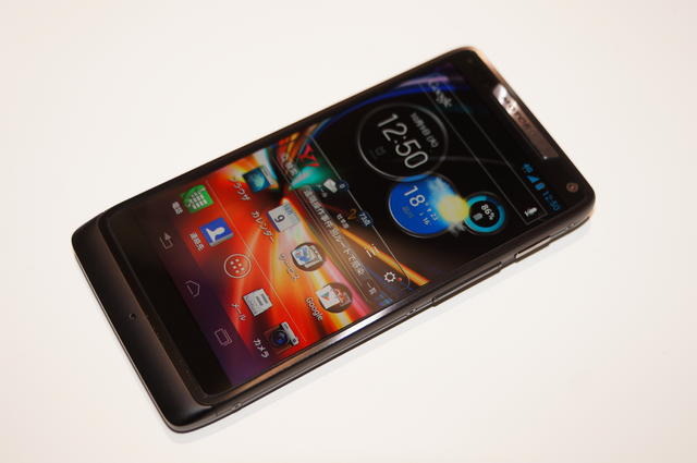 「RAZR(レーザー) M SoftBank 201M」