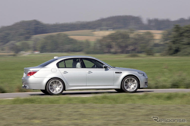 【新型BMW M5 海外試乗】その4 滑走路でなければ本領発揮は味わえない!?…河村康彦