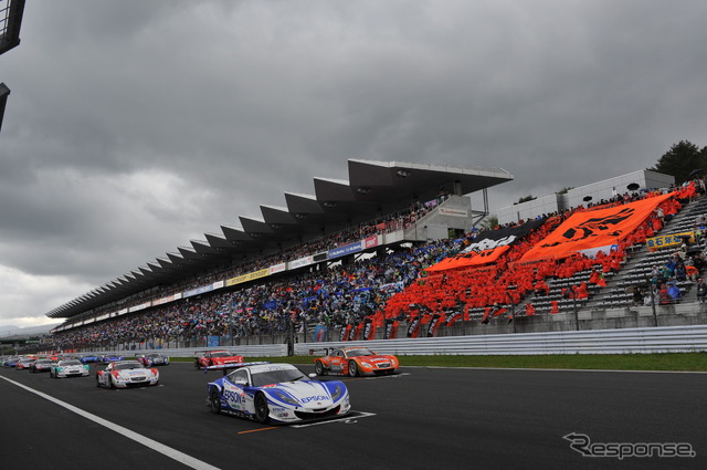 毎戦、多くの観客が詰めかけるSUPER GT（写真は富士スピードウェイ）。