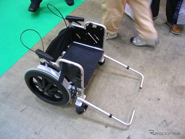 【福祉機器展04】お座敷用ビークル登場!