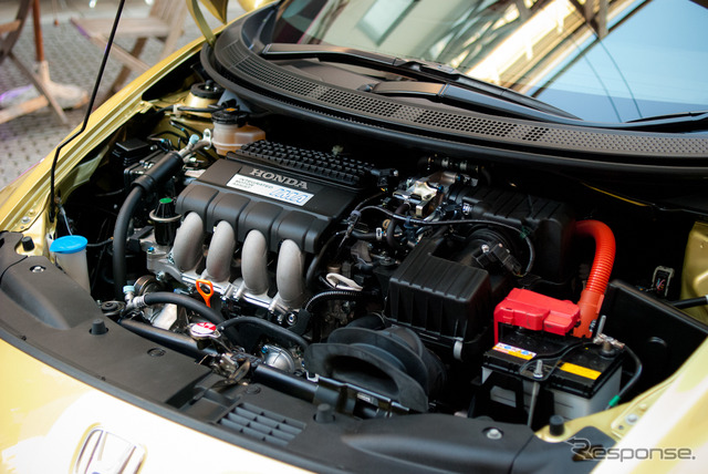 ホンダ CR-Z β、ボディカラー:プレミアムエナジェティックイエロー・メタリック