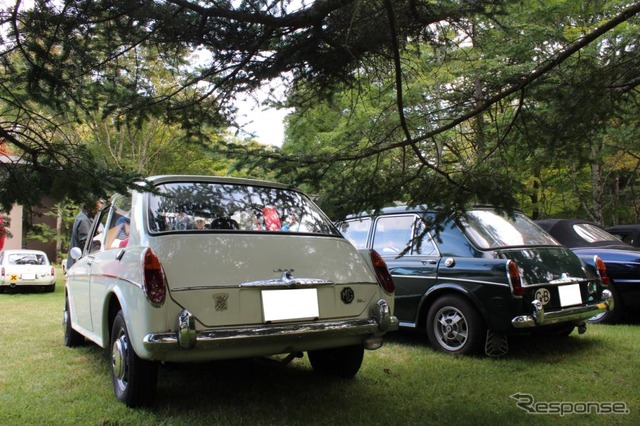 MG・1100Mk2(左)と1100Mk1(右)
