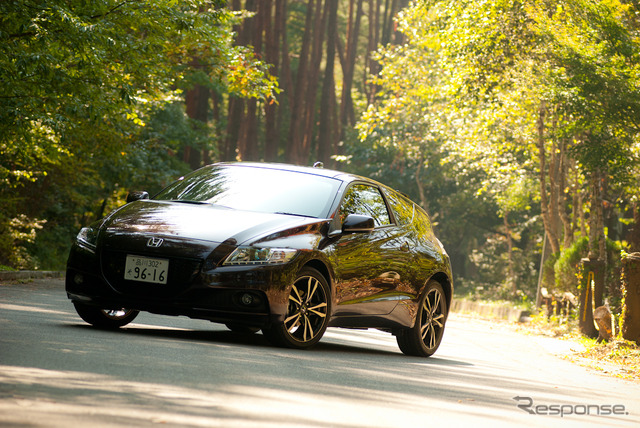 ホンダ CR-Z α、ボディカラー:プレミアムノーザンライツバイオレット•パール