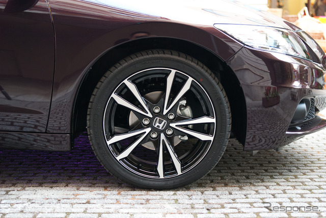 ホンダ CR-Z α、ボディカラー:プレミアムノーザンライツバイオレット•パール