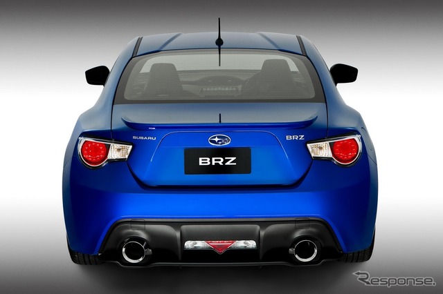 STI製パーツを装着したスバル BRZ コンセプトスポーツキット