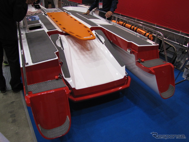 危機管理産業展2012　タキモトワークス「SEA-SLED」
