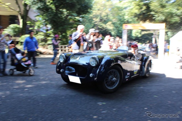 トライアンフ・TR2 ドライバーはマッチこと近藤真彦氏