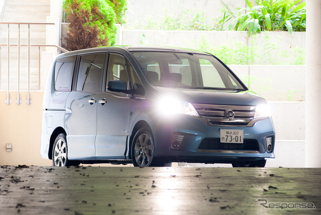 日産 セレナ ハイウェイスターG S-HYBRID