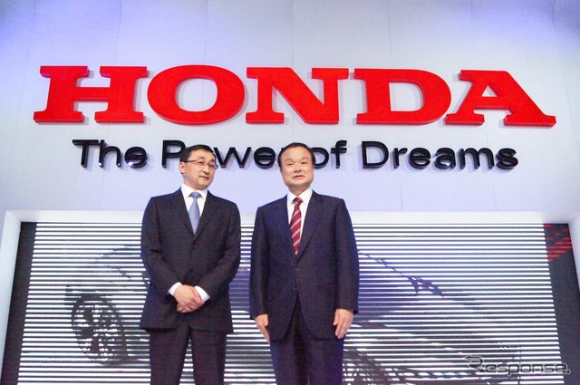 ホンダ・伊東孝紳社長(右)