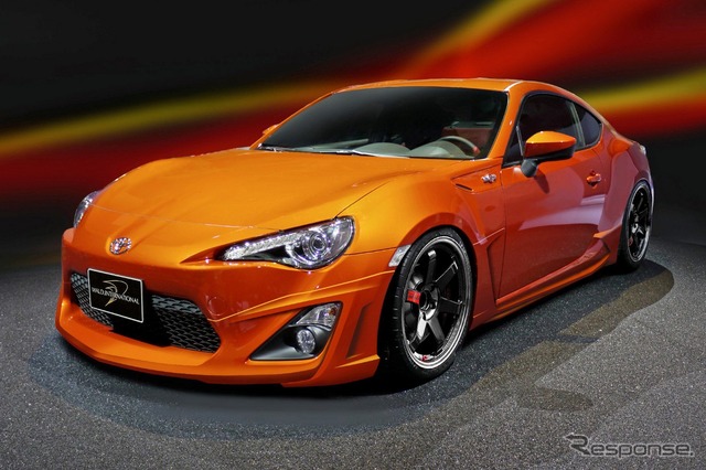 トーヨータイヤのSEMAショーブースに展示されるサイオンFR-S(日本名:トヨタ86)のカスタマイズモデル