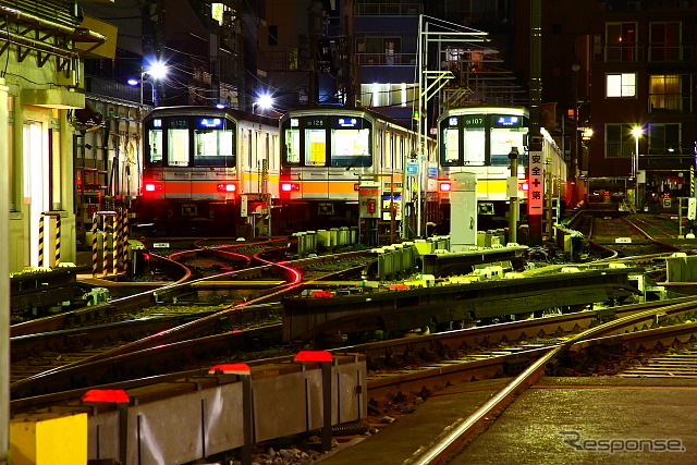 上野検車区で休むメトロ銀座線01系
