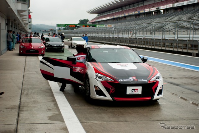 トヨタ 86 ワンメイク参戦車両、86 Racing試乗［動画］