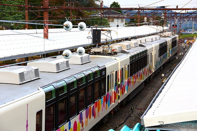 東武日光駅に停車中の634型