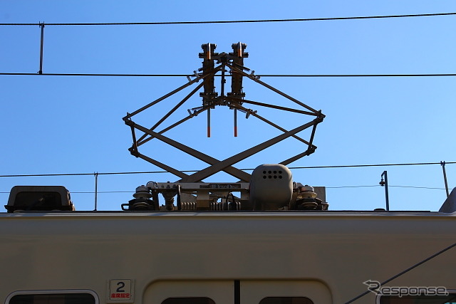 東洋電機製のパンタグラフ