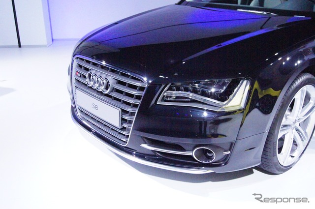 アウディ S8(サンパウロモーターショー12)