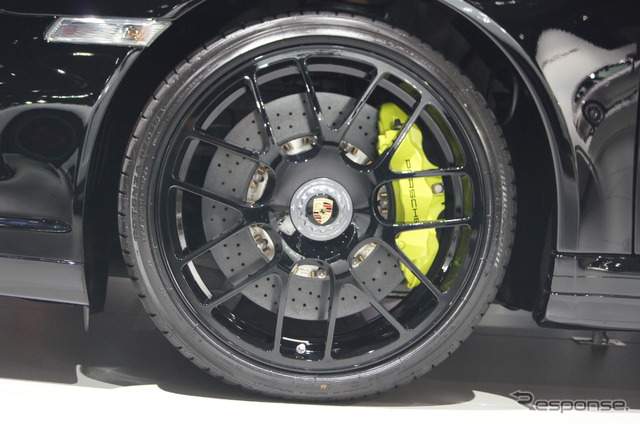 ポルシェ 911ターボS エディション918スパイダー(サンパウロモーターショー12)