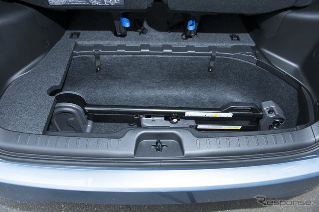 日産 セレナ アンシャンテ セカンドスライドアップシート S-HYBRID