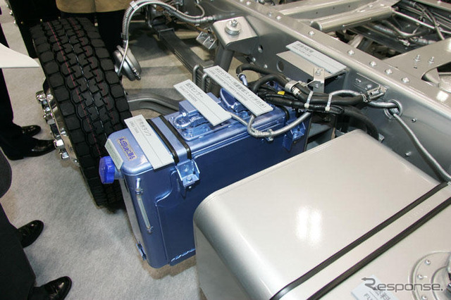 【東京モーターショー04】日産ディーゼル、新長期対応1号は『Quon』