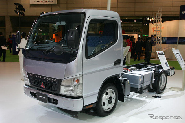 【東京モーターショー04】三菱ふそうは「オープンさと透明性」で再出発