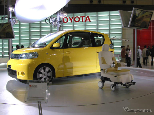 【東京モーターショー04】ポルテ、両側スライドドアは車いす向け…
